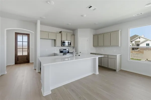 $369,900 | 1221 Sabine River Lane, Springtown, TX 76082