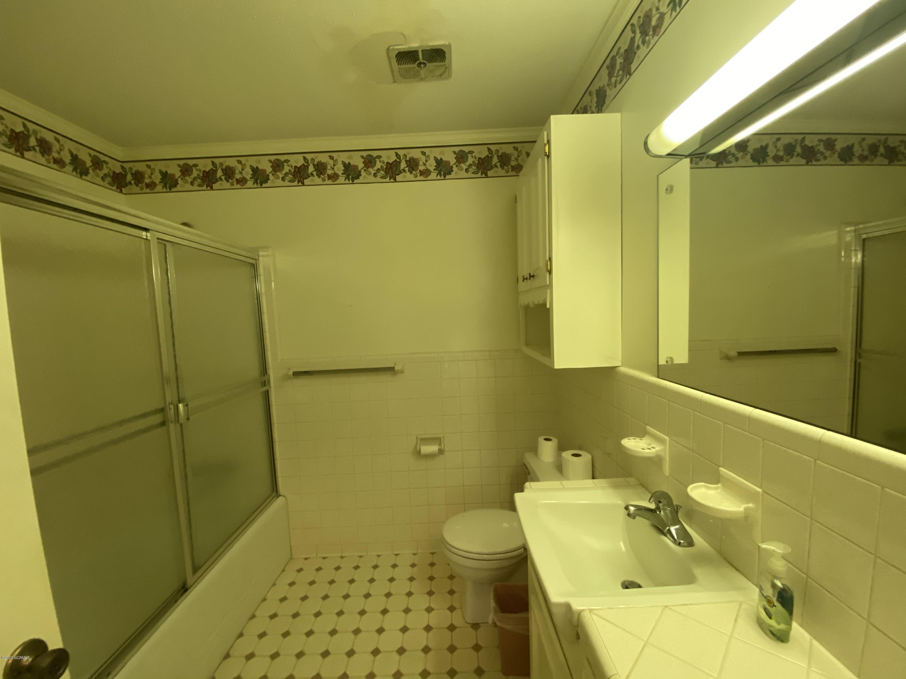 2308 Hardee Road Kinston, NC 28504 - Photo 13 of 23 Guest Bathroom