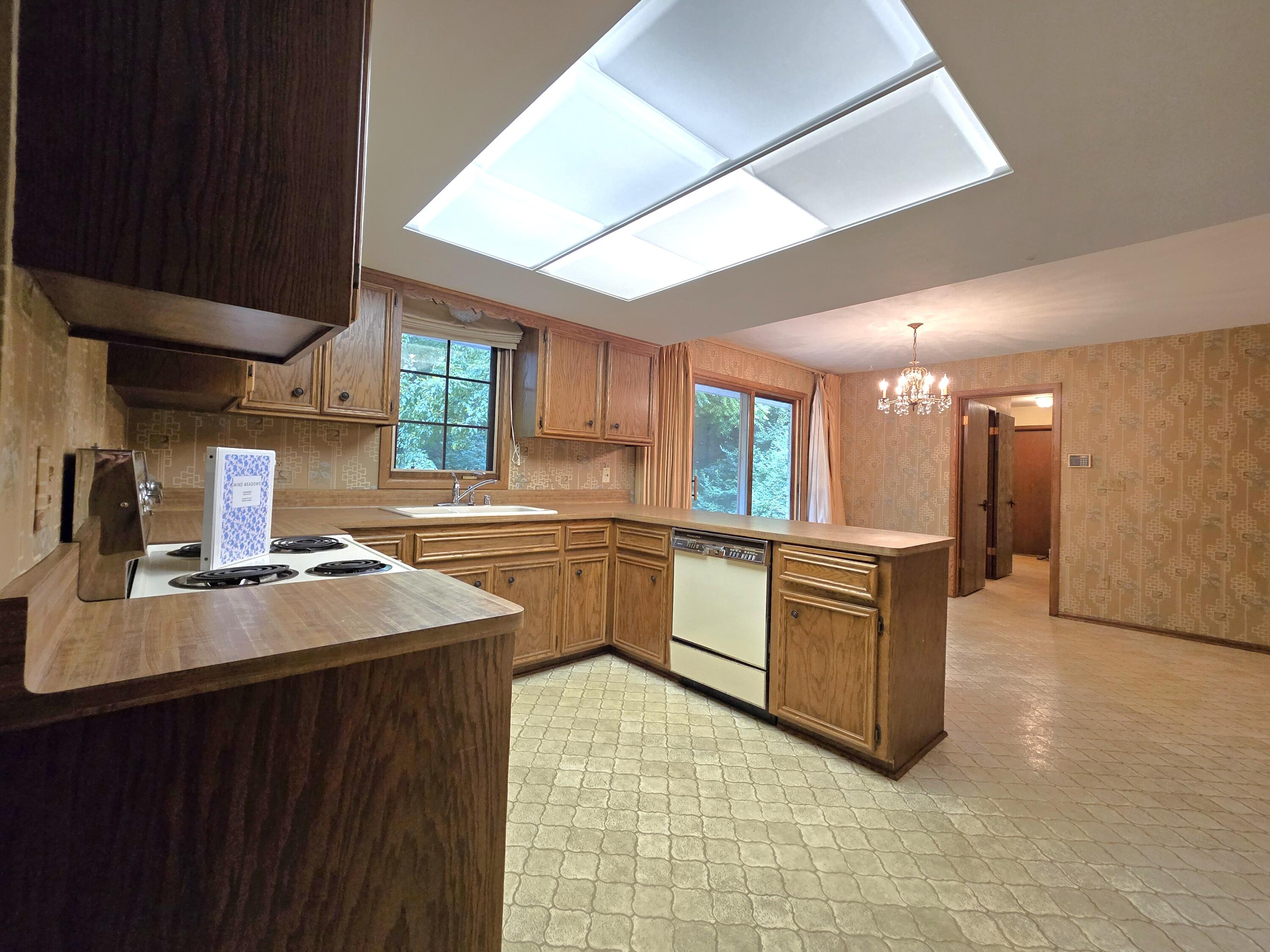 1 Birchwood Court Wind Point, WI 53402 - Photo 14 of 46 Eat-In Kitchen