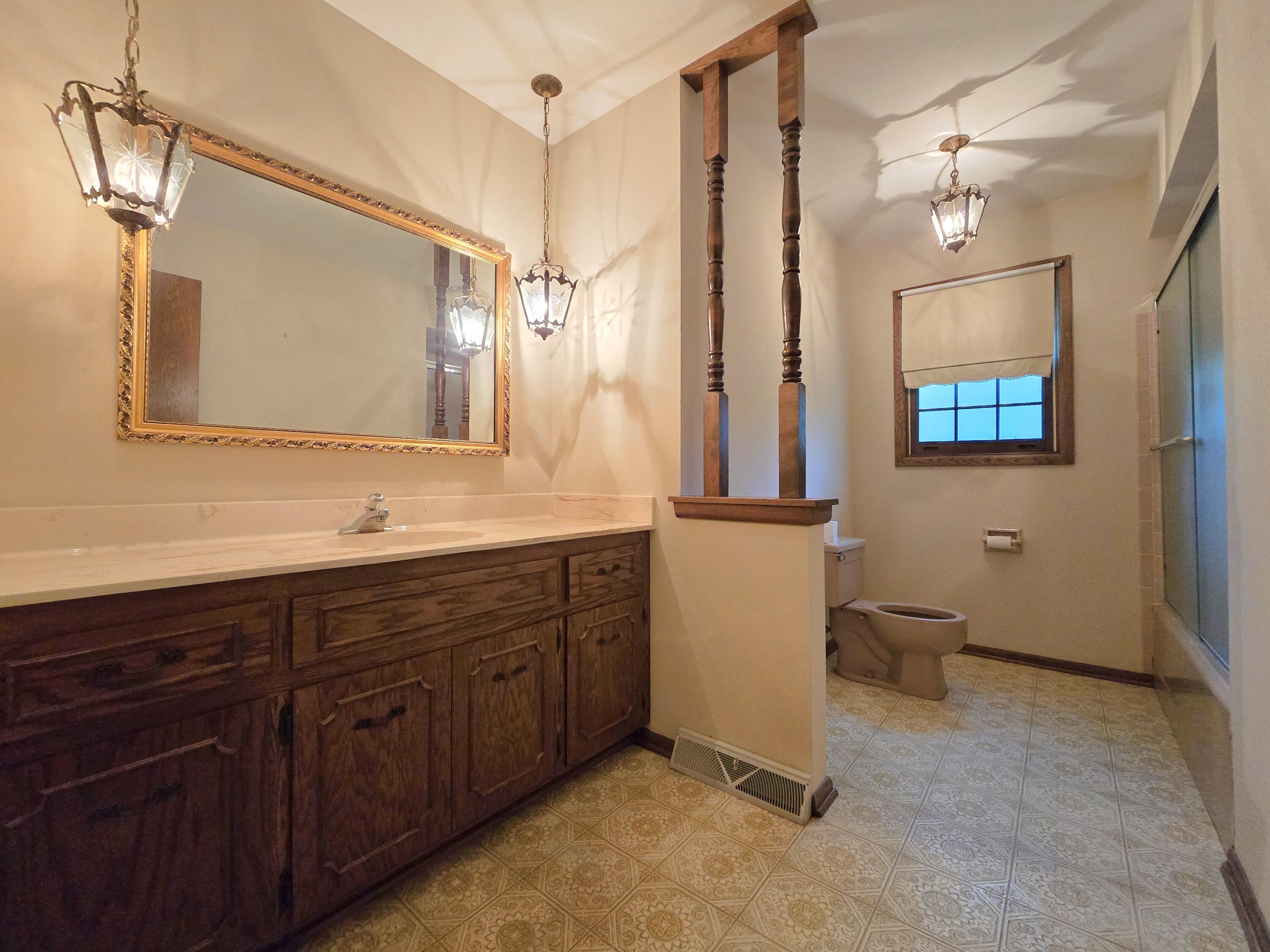 1 Birchwood Court Wind Point, WI 53402 - Photo 24 of 46 2nd Floor Main Bath