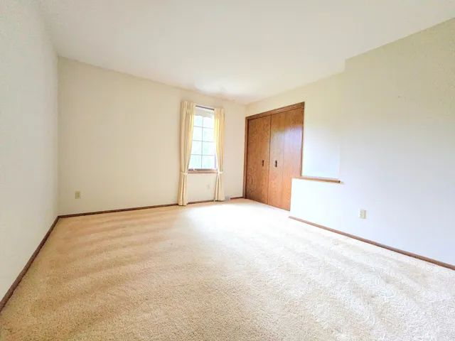 $389,000 | 1 Birchwood Court, Wind Point, WI 53402