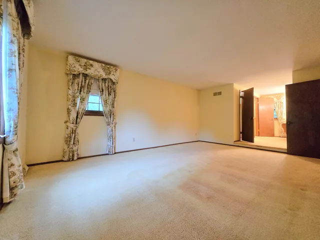 $389,000 | 1 Birchwood Court, Wind Point, WI 53402