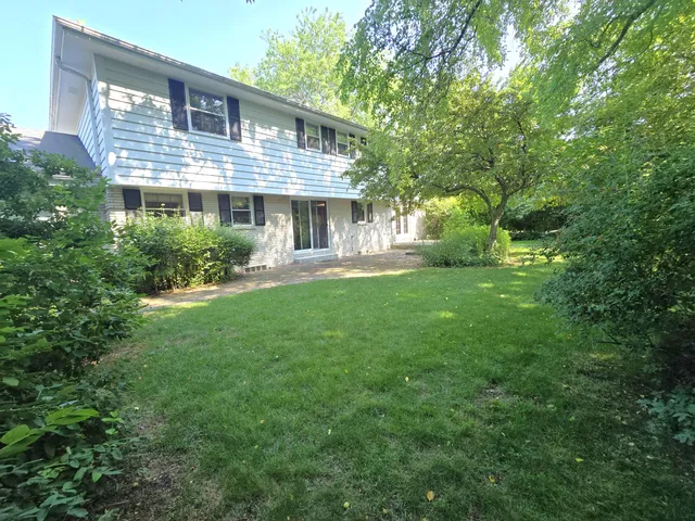 $389,000 | 1 Birchwood Court, Wind Point, WI 53402