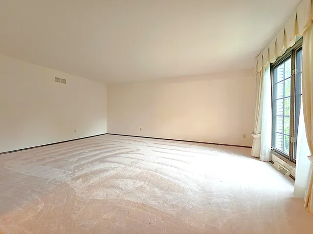 $389,000 | 1 Birchwood Court, Wind Point, WI 53402