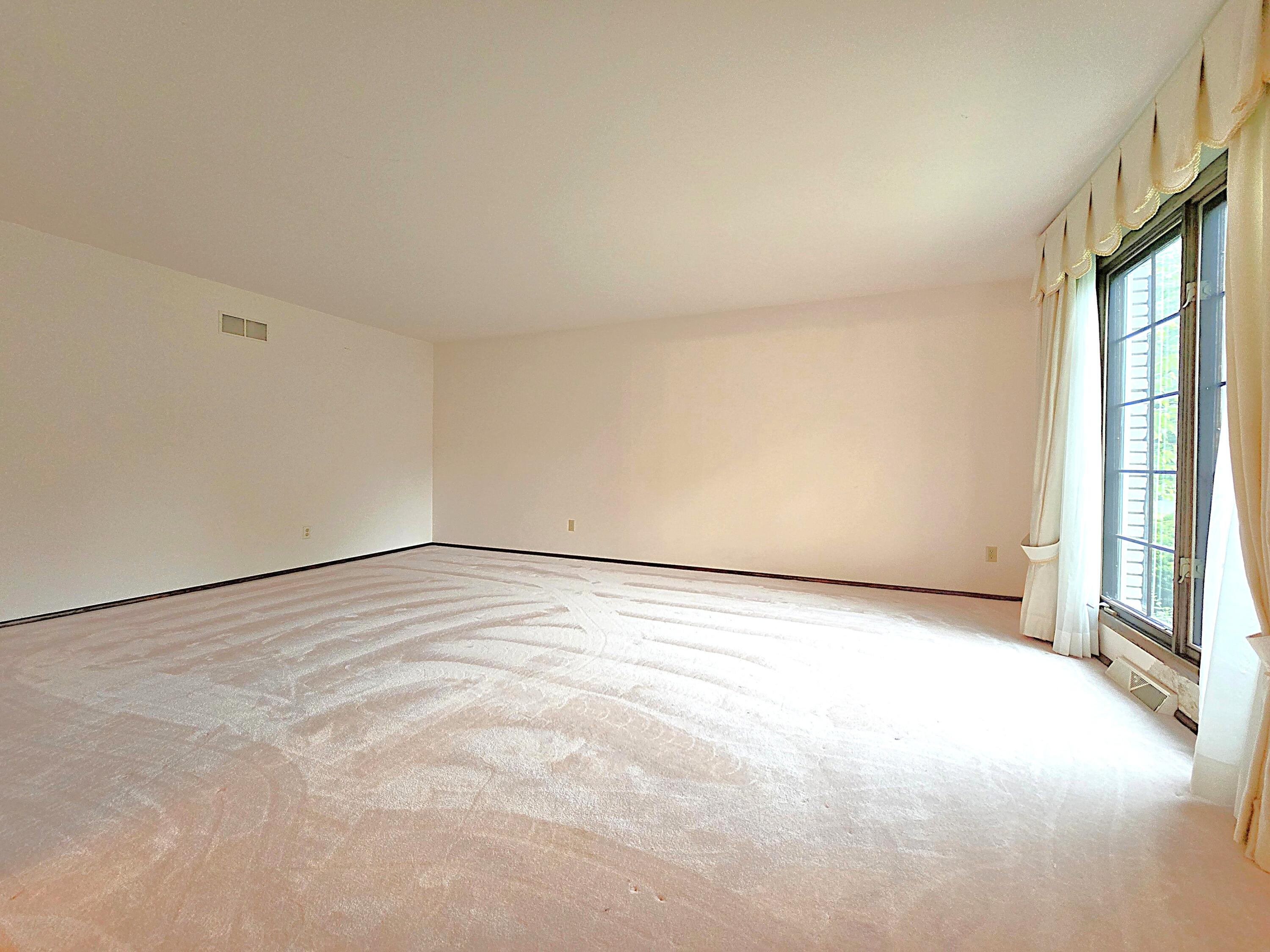 1 Birchwood Court Wind Point, WI 53402 - Photo 8 of 46 Living Room