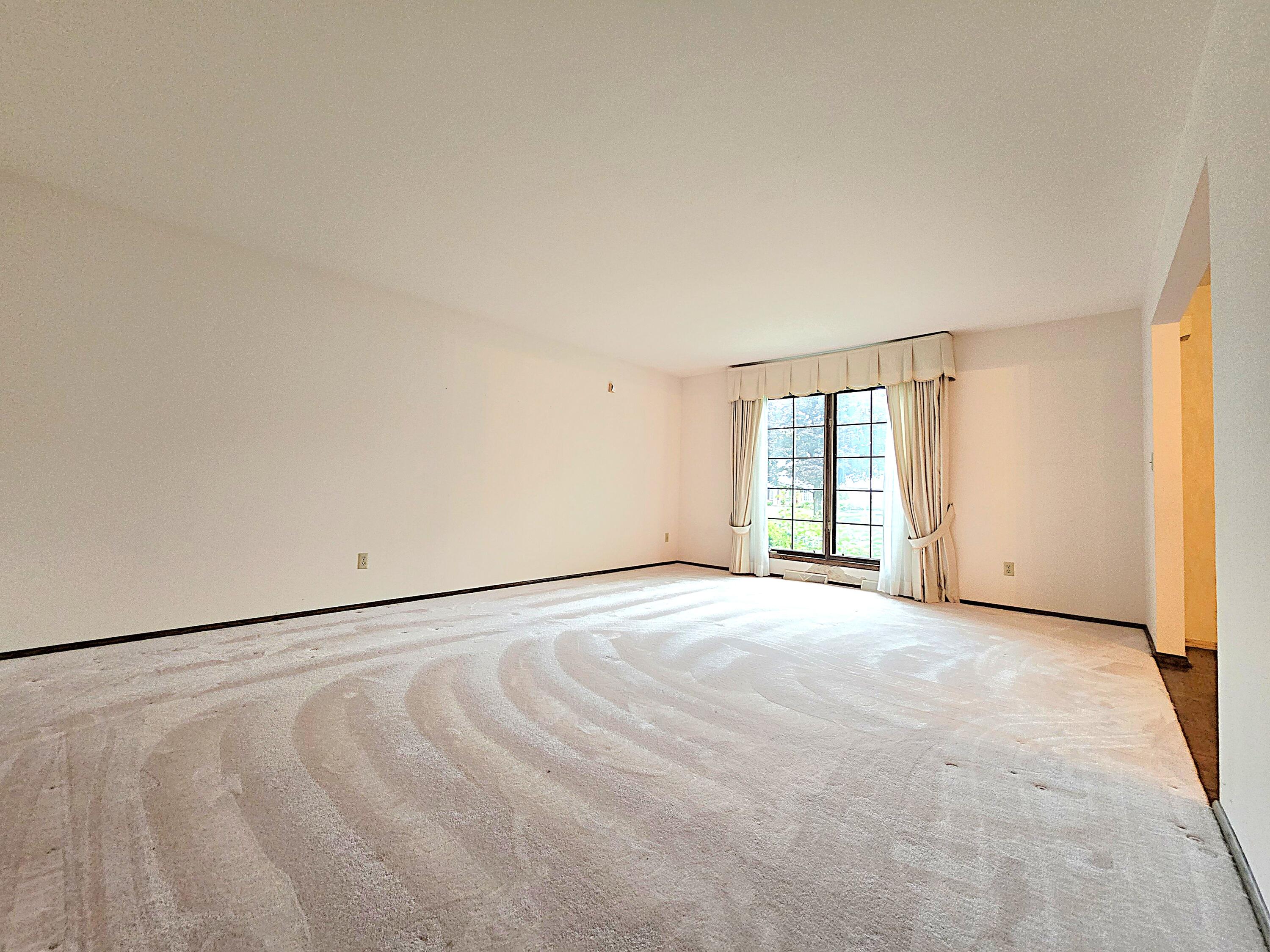 1 Birchwood Court Wind Point, WI 53402 - Photo 9 of 46 Living Room