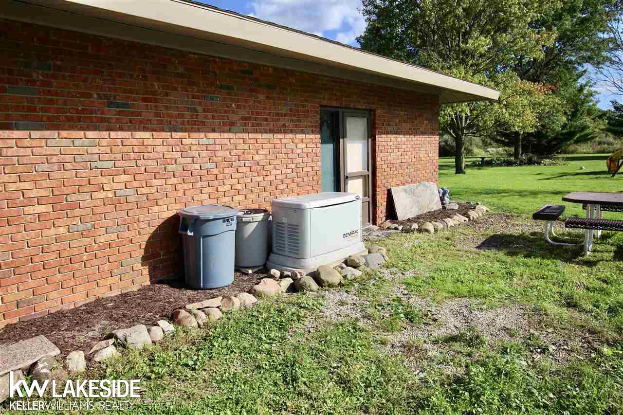 9977 Big Hand Road Columbus, MI 48063 - Photo 10 of 39
