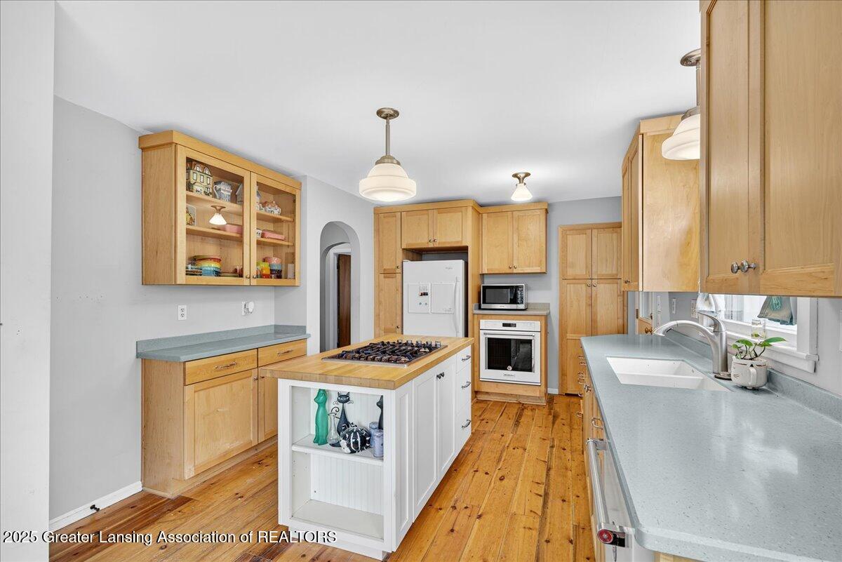 133 East Riverside Street Williamston, MI 48895 - Photo 11 of 44 Kitchen