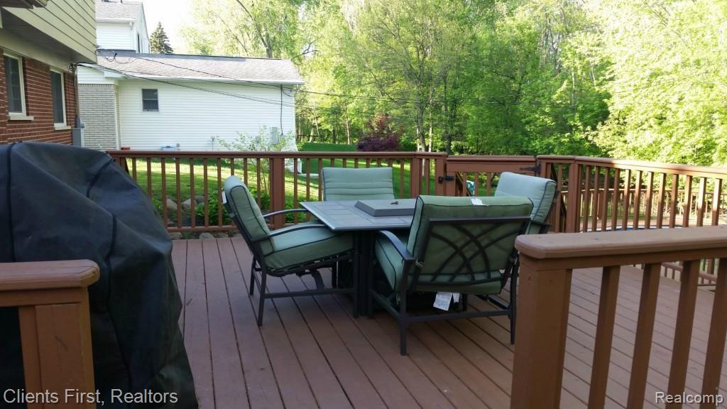 15668 Riverside Street Livonia, MI 48154 - Photo 8 of 33 Gallery Image 8