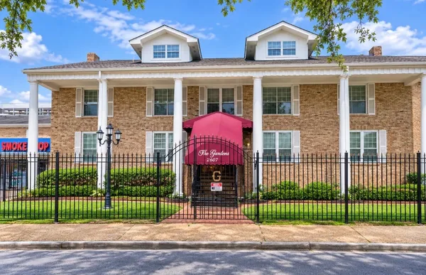 $174,000 | 2507 Montrose Boulevard, Unit 39, Houston, TX 77006