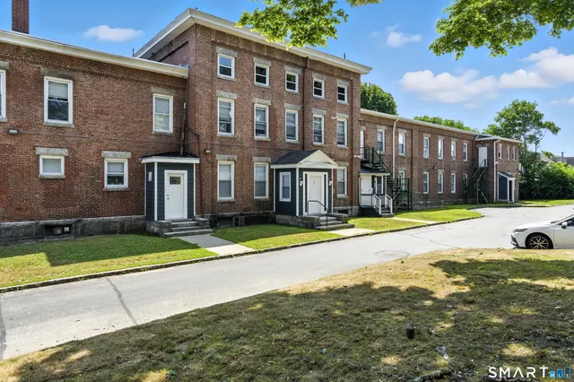 $1,450 | 156 Garfield Avenue, Unit 2, New London, CT 06320