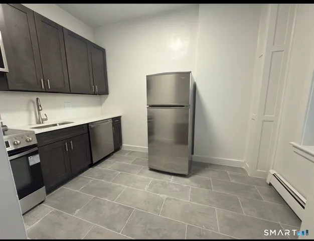 $1,450 | 156 Garfield Avenue, Unit 2, New London, CT 06320