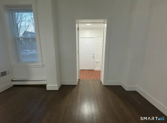 $1,450 | 156 Garfield Avenue, Unit 2, New London, CT 06320