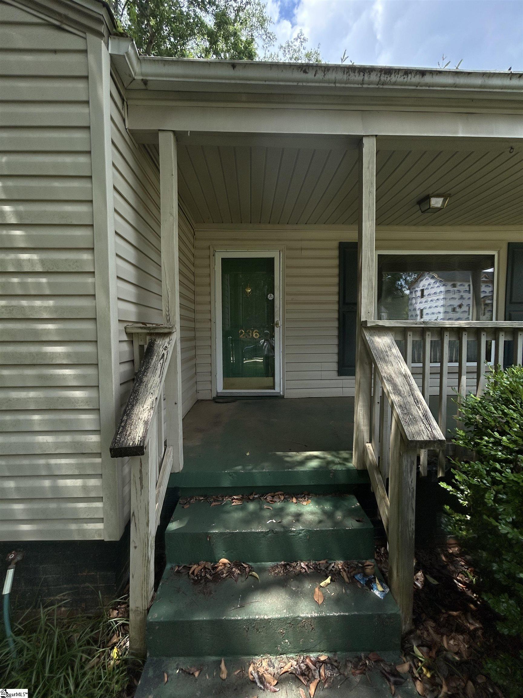 236 Pleasant Ridge Avenue Greenville, SC 29605 - Photo 5 of 12