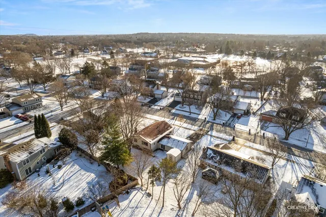 $595,000 | 425 Carriage Hill Road, Naperville, IL 60565