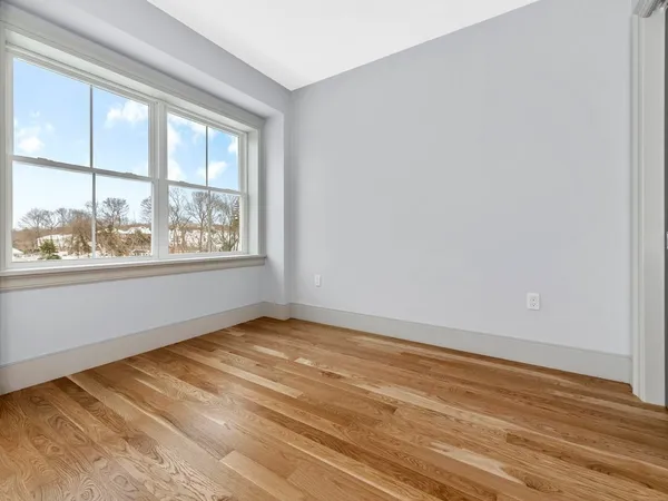 $3,200 | 142 Willard Street, Unit 7, Quincy, MA 02169