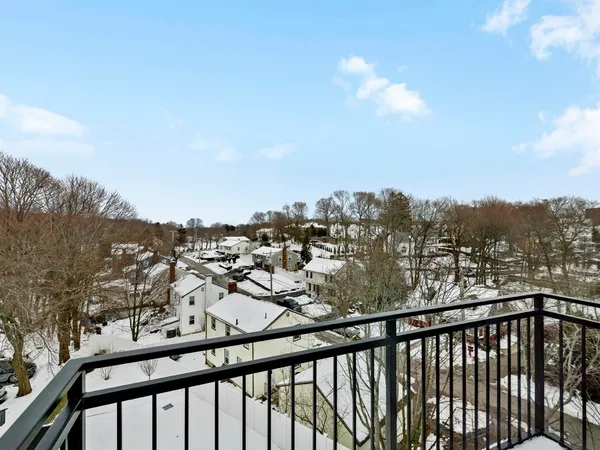 $3,200 | 142 Willard Street, Unit 7, Quincy, MA 02169