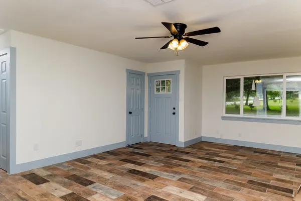 $1,600 | 811 Matchett Street, Unit B, Brenham, TX 77833