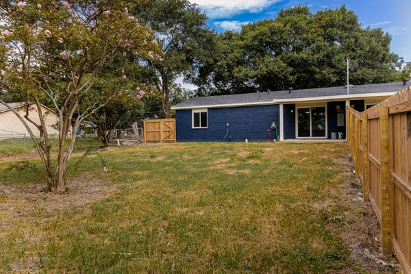 $1,600 | 811 Matchett Street, Unit B, Brenham, TX 77833