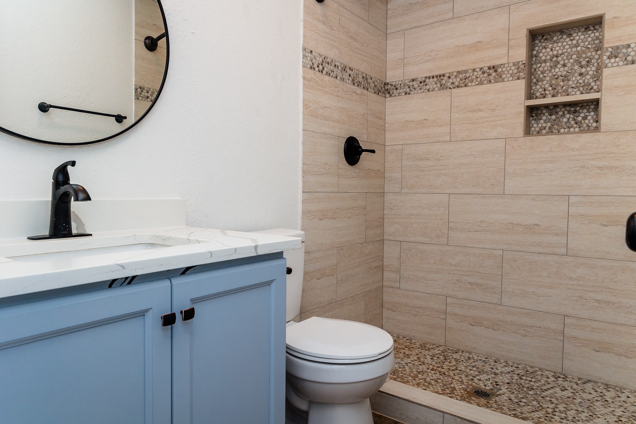 811 Matchett Street, Unit B Brenham, TX 77833 - Photo 4 of 13