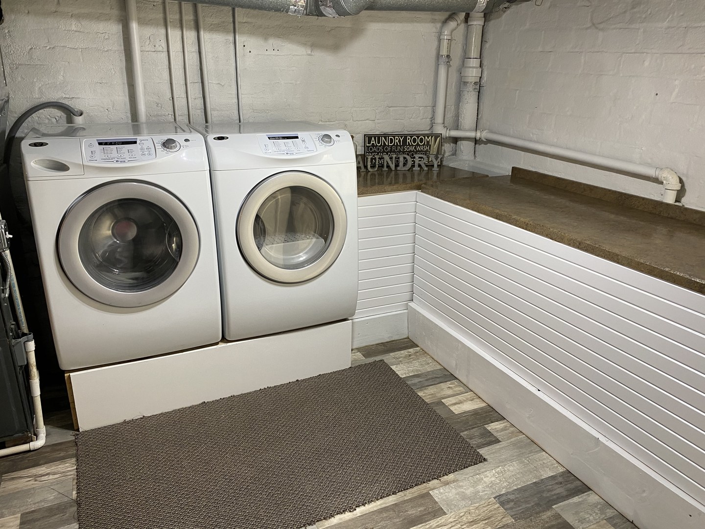 430 South 1st Street DeKalb, IL 60115 - Photo 23 of 34 a utility room with dryer and washer