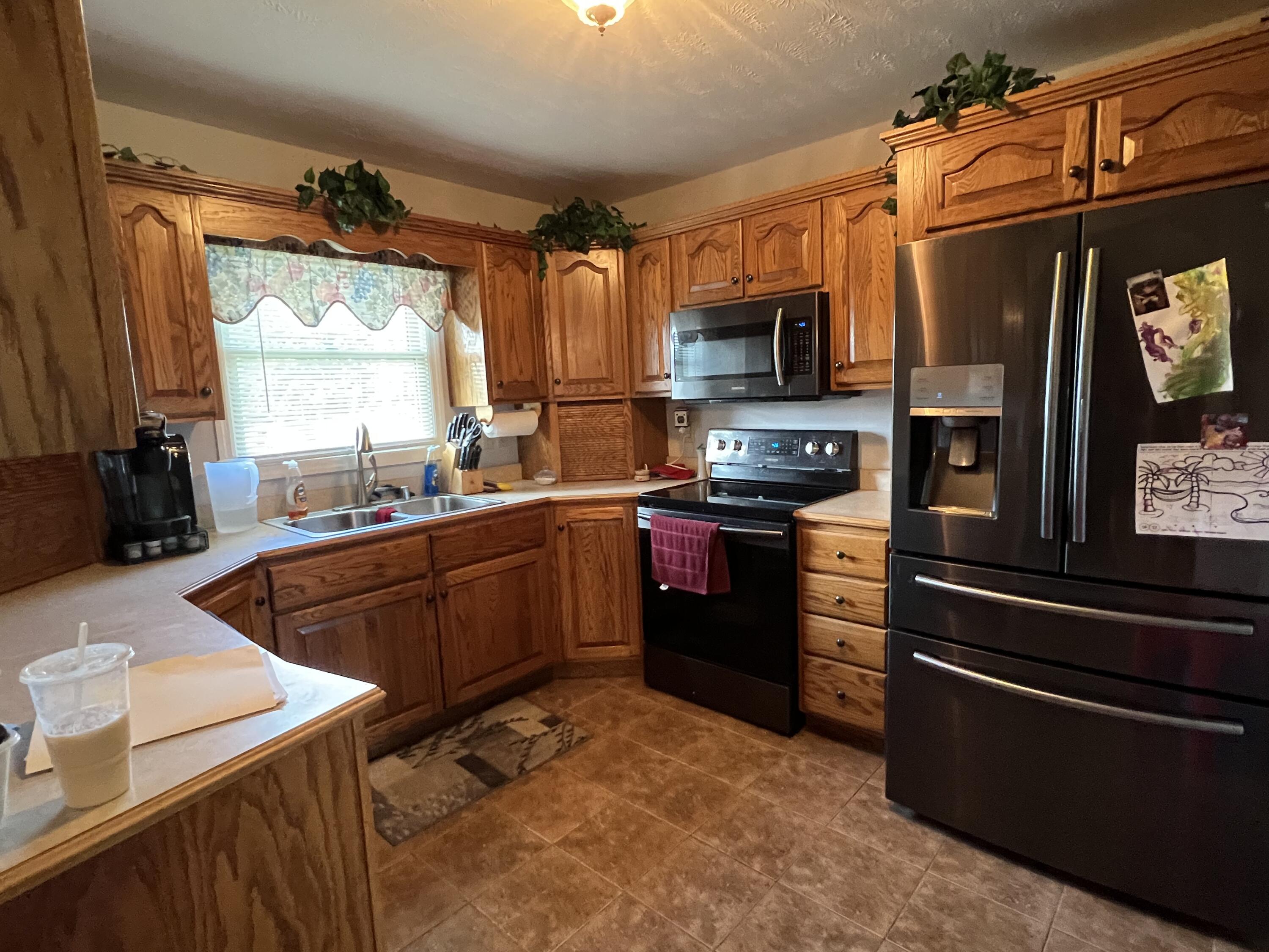 890 County Farm Road London, KY 40741 - Photo 18 of 37 009B4361-184A-4ED0-9985-172B2EBB5188