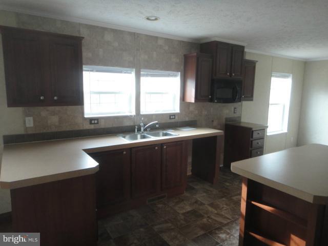 53 Relative Way Falling Waters, WV 25419 - Photo 10 of 27 Kitchen
