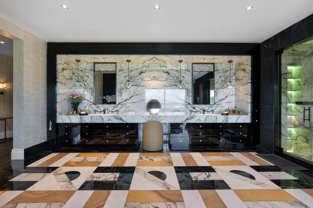 a dinning table and chairs in the patio