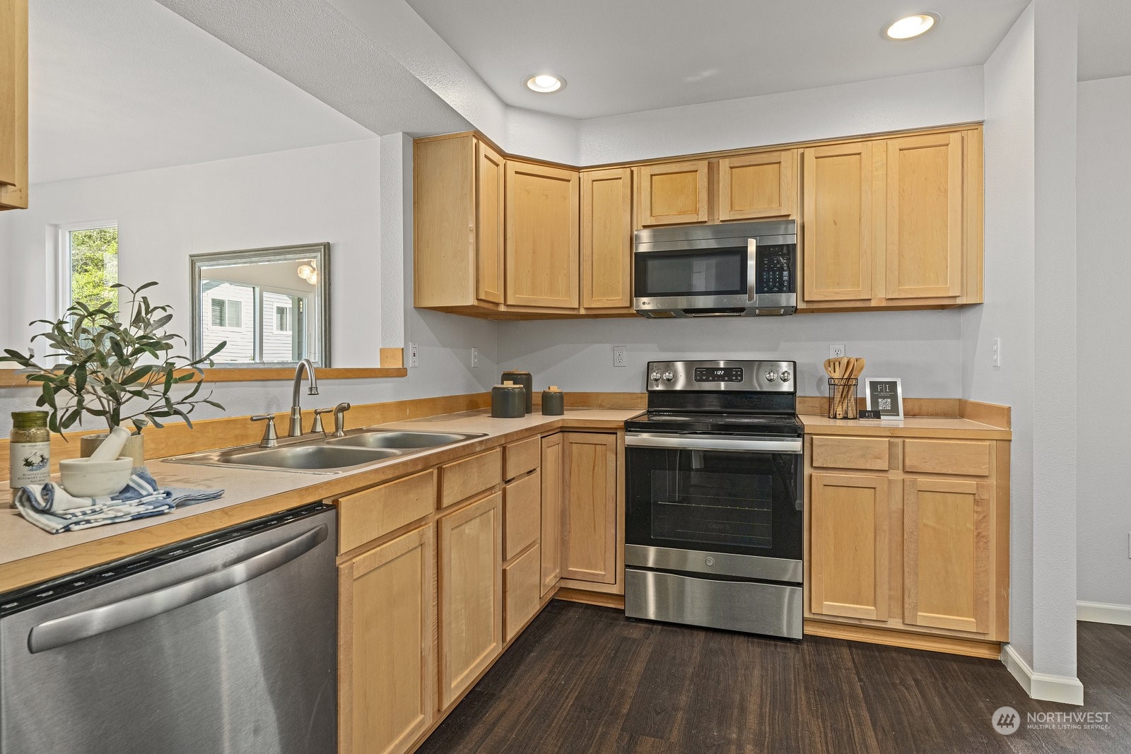 2201 192nd Street Southeast, Unit H2 Bothell, WA 98012 - Photo 7 of 34 Gallery Image 7