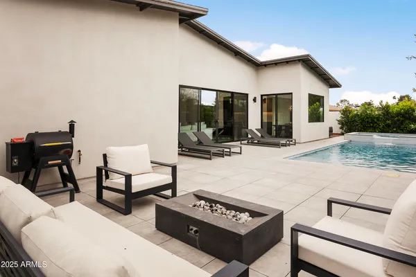 $1,955,000 | 4002 North 33rd Place, Phoenix, AZ 85018