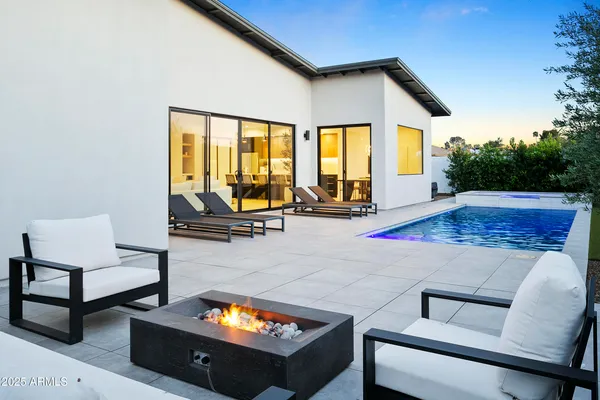 $1,955,000 | 4002 North 33rd Place, Phoenix, AZ 85018