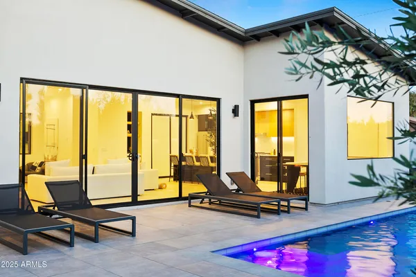 $1,955,000 | 4002 North 33rd Place, Phoenix, AZ 85018