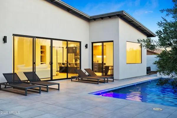 $1,955,000 | 4002 North 33rd Place, Phoenix, AZ 85018