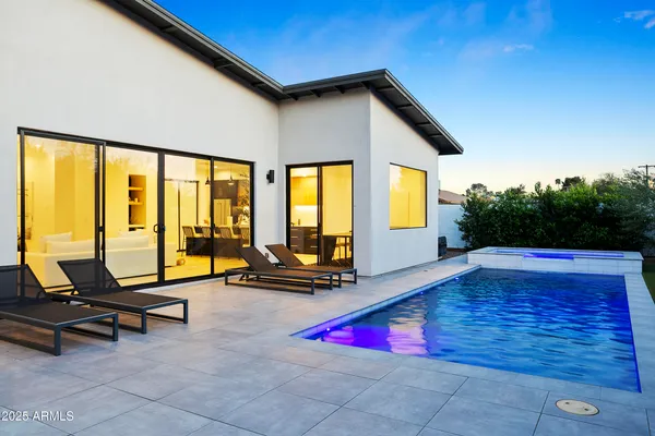 $1,955,000 | 4002 North 33rd Place, Phoenix, AZ 85018