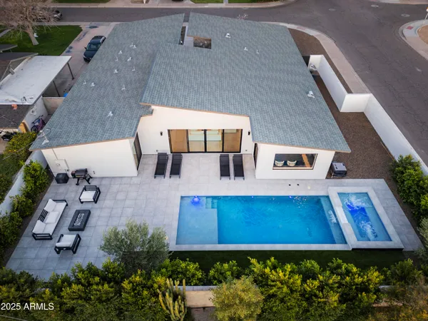 $1,955,000 | 4002 North 33rd Place, Phoenix, AZ 85018