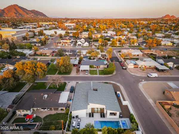 $1,955,000 | 4002 North 33rd Place, Phoenix, AZ 85018