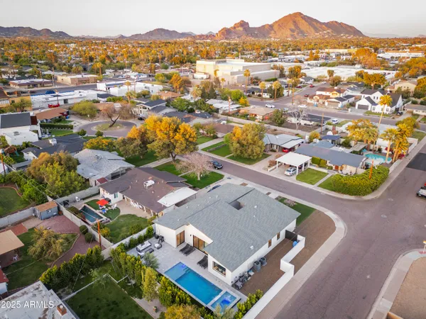 $1,955,000 | 4002 North 33rd Place, Phoenix, AZ 85018