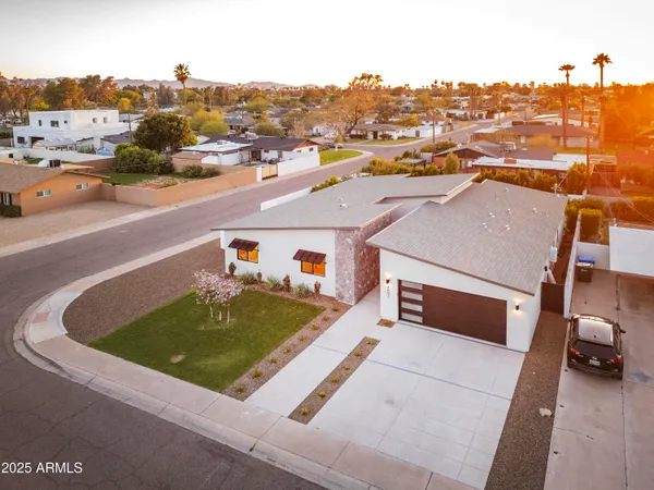 $1,955,000 | 4002 North 33rd Place, Phoenix, AZ 85018