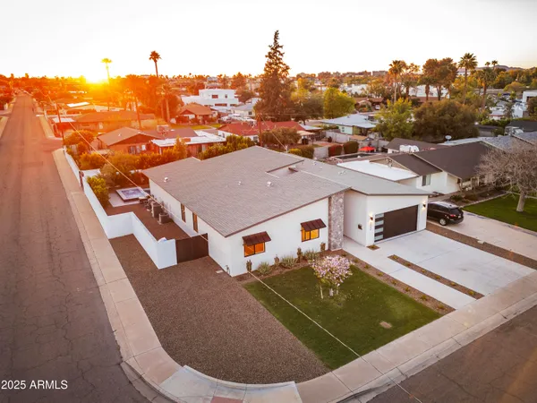 $1,955,000 | 4002 North 33rd Place, Phoenix, AZ 85018