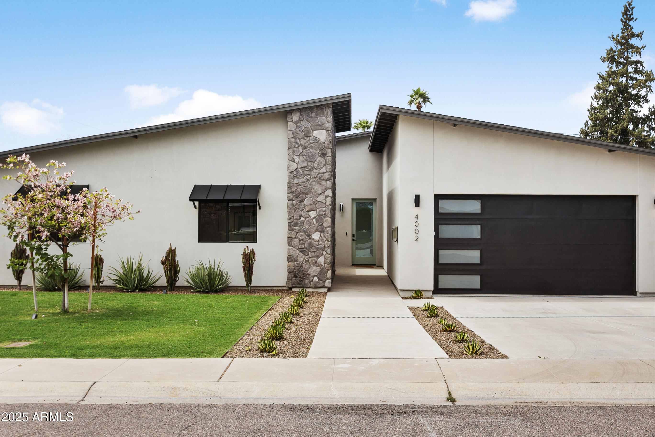 4002 North 33rd Place Phoenix, AZ 85018 - Photo 79 of 80 a front view of house with yard