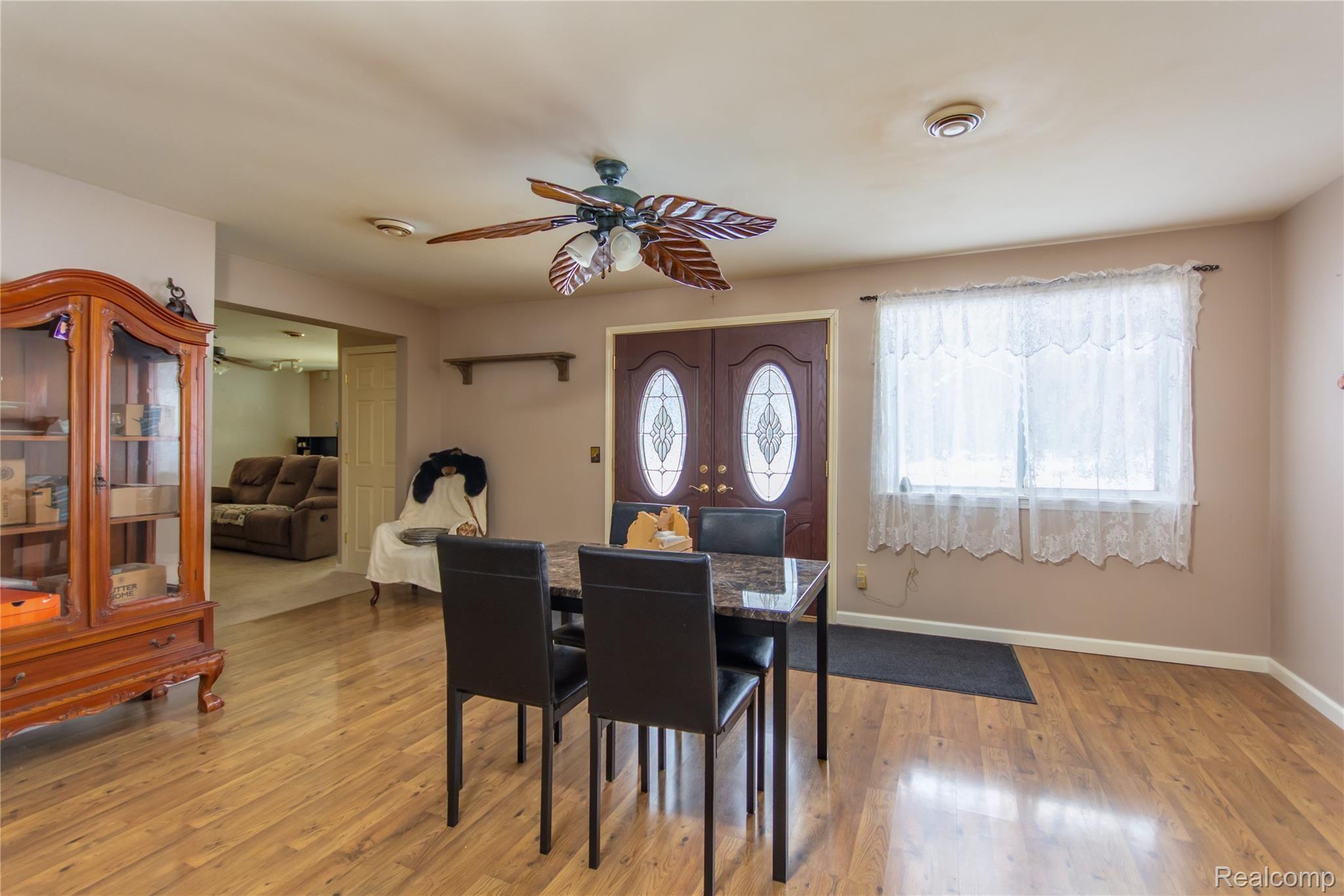 4526 West Allen Road Howell, MI 48855 - Photo 3 of 29 DSC_2724enf.jpg