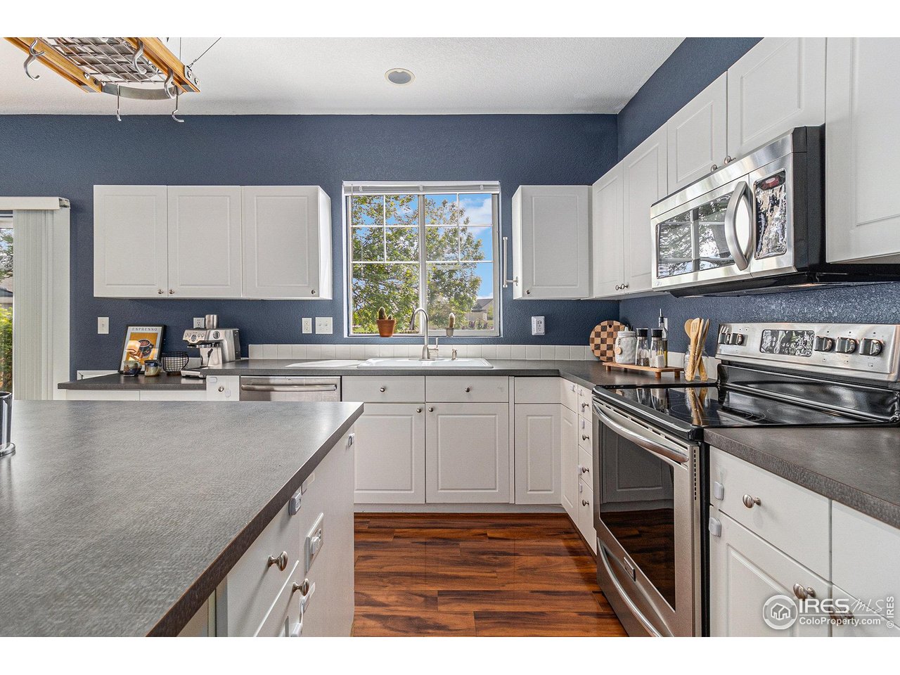 4005 Frederick Circle Longmont, CO 80503 - Photo 11 of 31 Kitchen