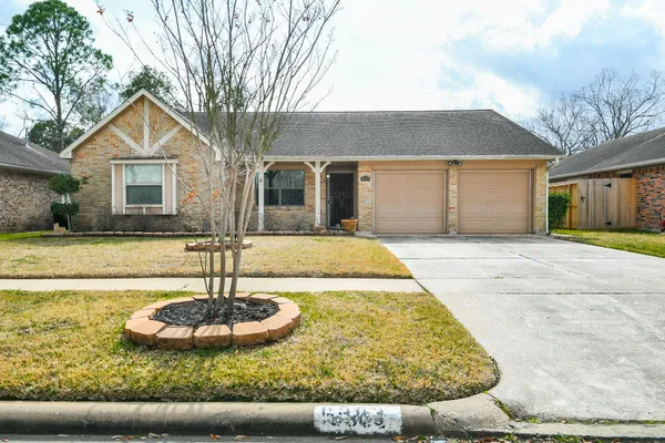 $269,500 | 6303 Heatherbloom Drive, Houston, TX 77085