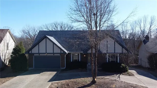 $350,000 | 11947 Harrison Drive, Kansas City, MO 64146