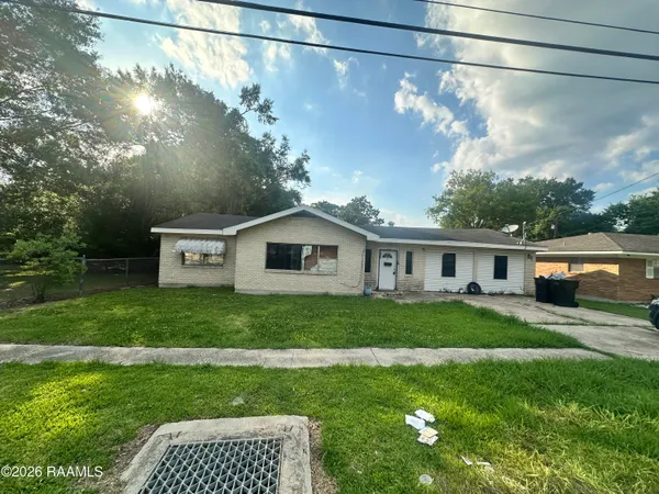 $75,000 | 605 Pellerin Street, Jeanerette, LA 70544