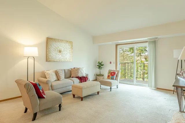 $190,000 | 1032 South Sunny Vale Lane, Unit F, Madison, WI 53713