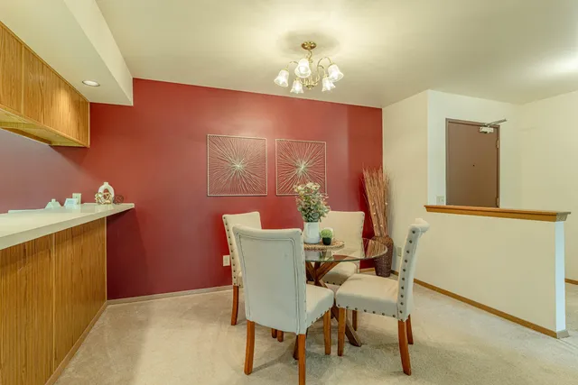 $190,000 | 1032 South Sunny Vale Lane, Unit F, Madison, WI 53713