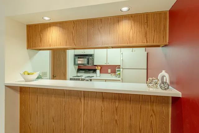 $190,000 | 1032 South Sunny Vale Lane, Unit F, Madison, WI 53713