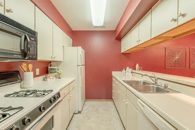 $190,000 | 1032 South Sunny Vale Lane, Unit F, Madison, WI 53713