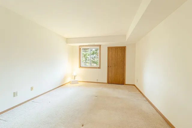 $190,000 | 1032 South Sunny Vale Lane, Unit F, Madison, WI 53713